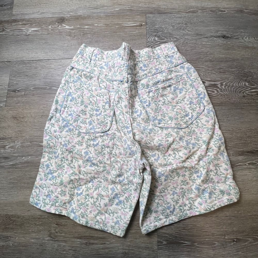 GET! Floral Denim Shorts Womens 7/8 Multicolor High Waisted Vintage 90s Shorts